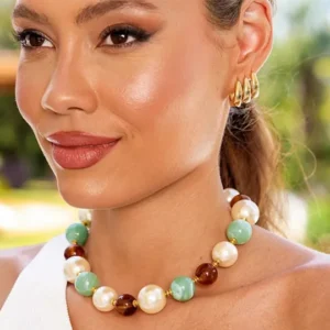 Colar de Pérolas Assimetricas Lara