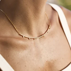 Chocker Meia Lua com Pontos de Luz Gaia